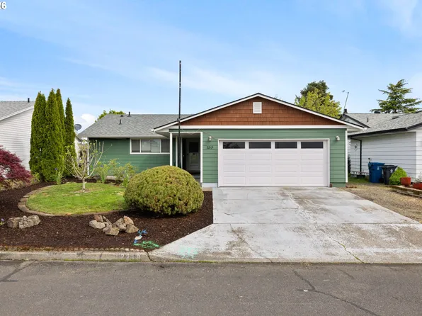 2219 Santiam Dr, Woodburn, OR 97071