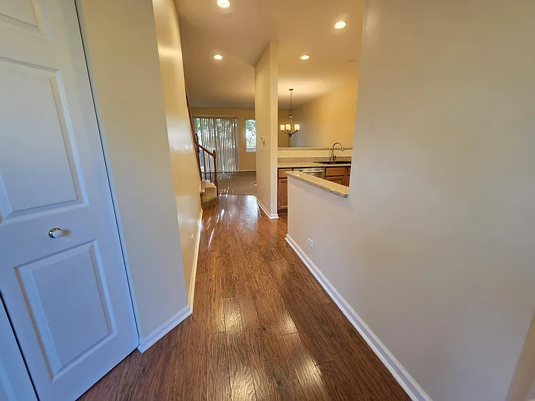 3045 Kentshire Cir — Photo 3