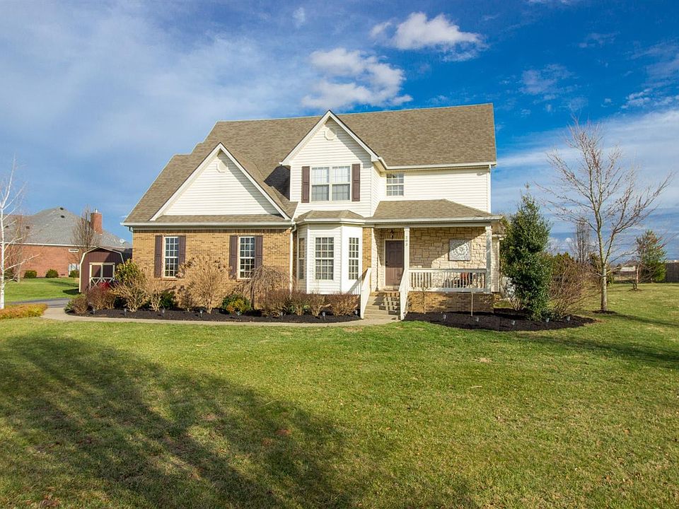 1st image of 203 Colonial Dr