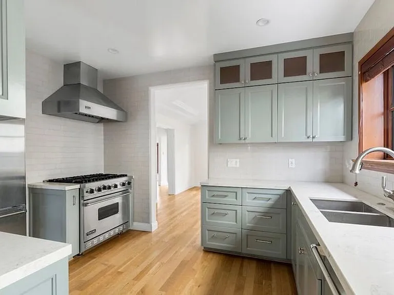 1018 S Stanley Ave — Photo 11