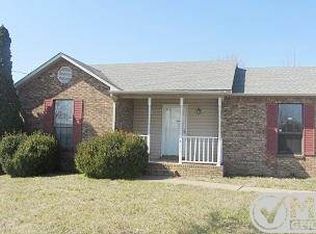 411 Pacific Ave, Oak Grove, KY 42262