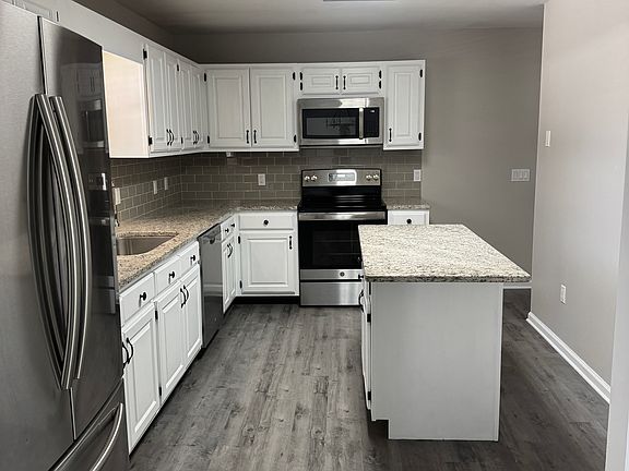 3rd image of 8301 Wexford Ln