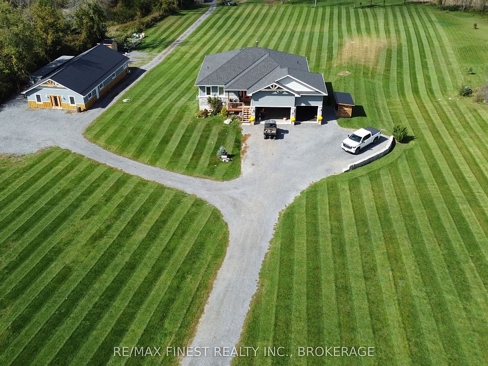 1st image of 923 Maple Rd