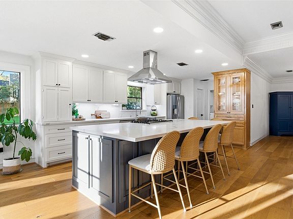 4th image of 1125 River Rd