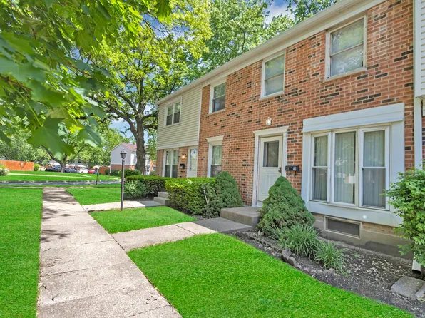 3162 Norwood Ct, Streamwood, IL 60107