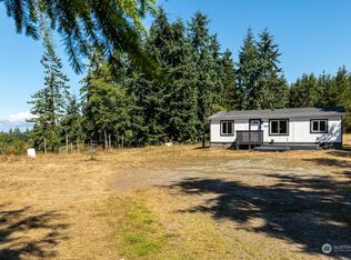 3598 Wilson Rd, Oak Harbor, WA 98277