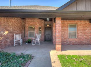 709 Redvine Rd, Yukon, OK 73099
