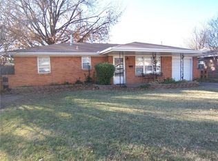 920 N Berry Rd, Norman, OK 73069