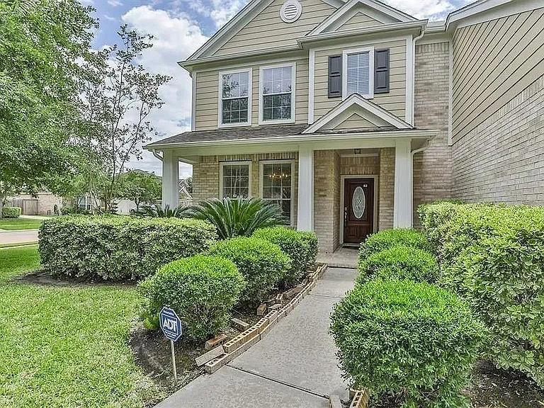 13002 Misty Bay Ln — Photo 2