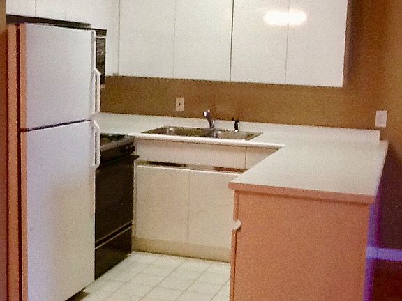 3rd image of 170 W Broadway APT 505