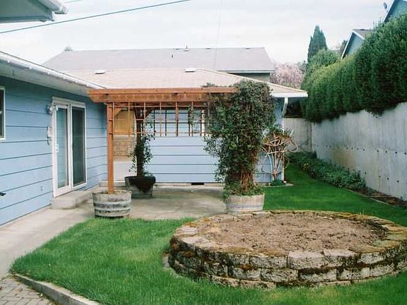 3rd image of 1600 E 19th St