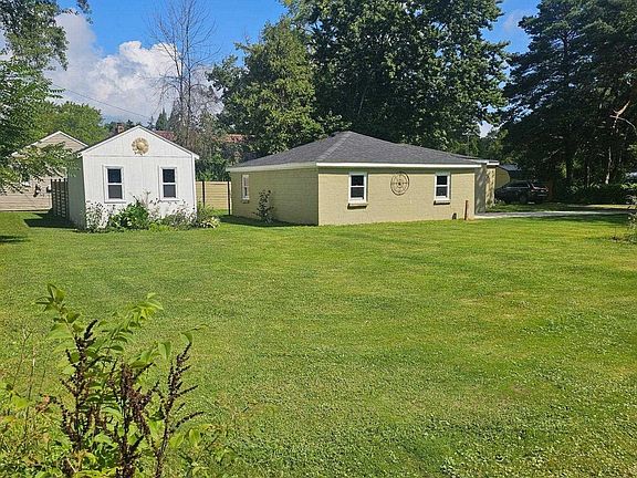 3rd image of 7354 Byron Rd