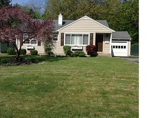 508 Meadow Rd, Syracuse, NY 13219