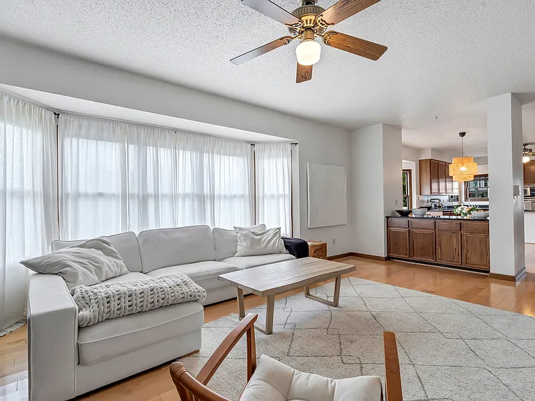 908 Burn Oak Dr — Photo 32