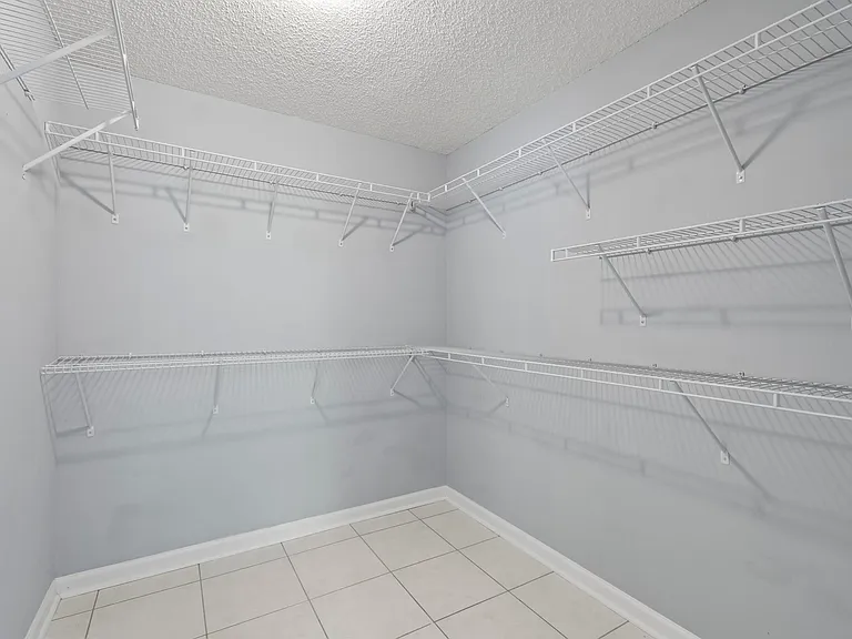 1205 S Flagler Ave — Photo 31