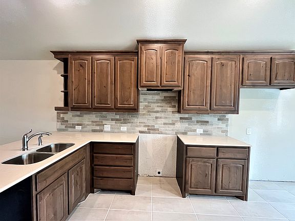 3rd image of 121 Jazlyn Dr
