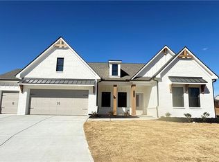 5528 Tullis Dr, Gainesville, GA 30507