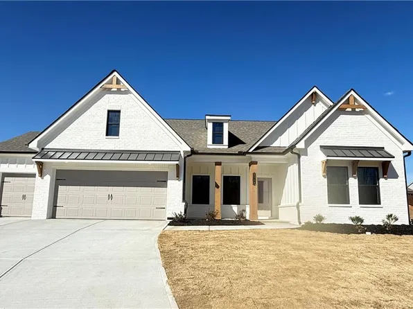 5528 Tullis Dr, Gainesville, GA 30507
