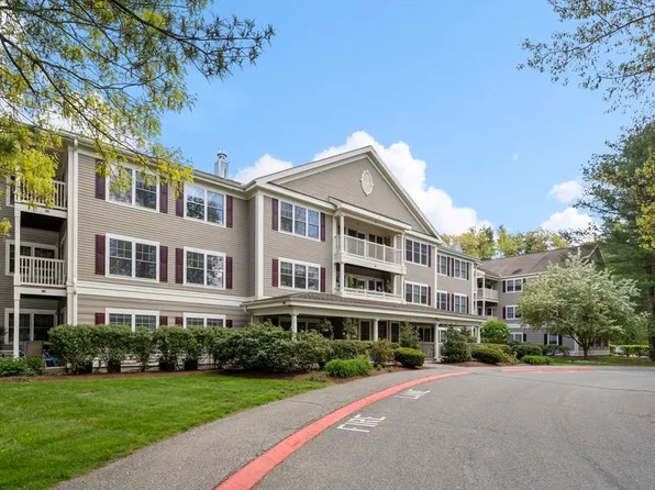 34 Meeting House Ln APT 211, Stow, MA 01775