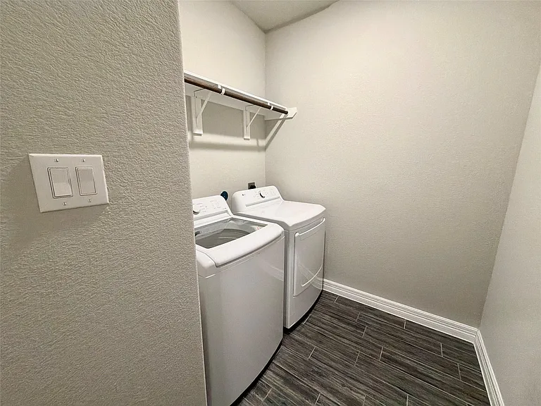 415 Northern Pike Dr — Photo 11