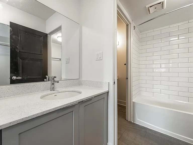948 Esquimalt Rd — Photo 20
