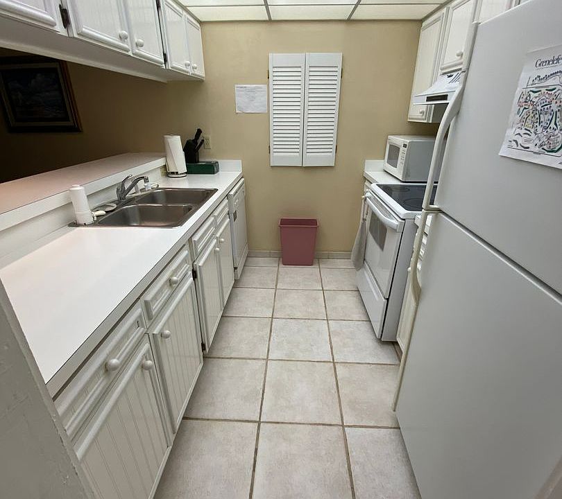 1st image of 602 Olde Camelot Cir