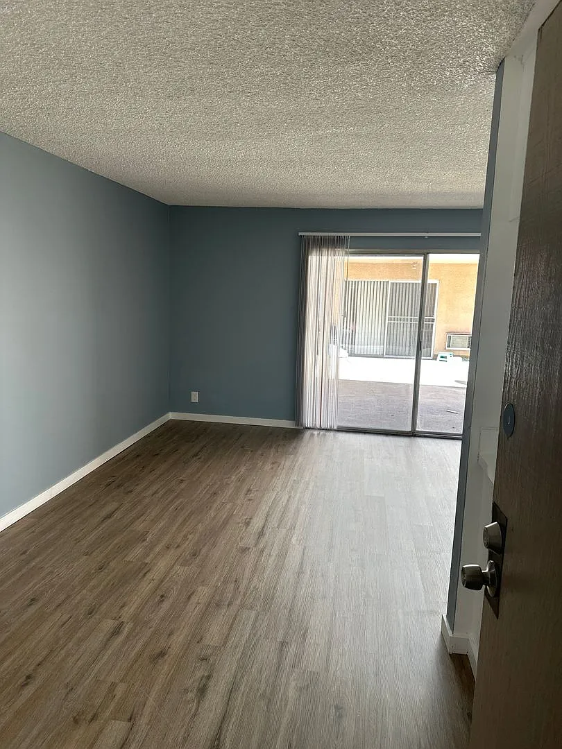 400 S. Kingsley Drive — Photo 2
