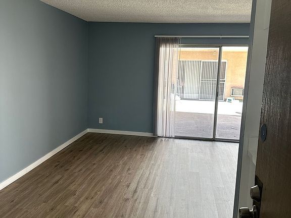 3rd image of 400 S Kingsley Dr APT 105