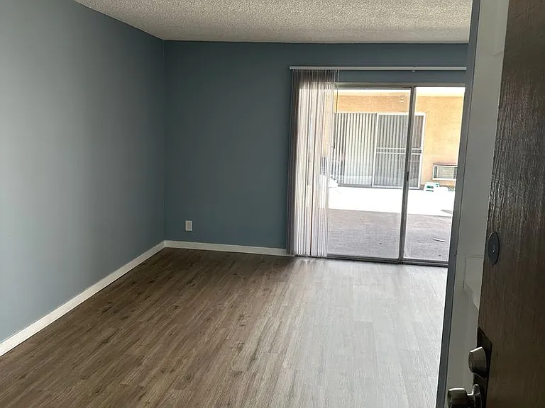 400 S. Kingsley Drive — Photo 2
