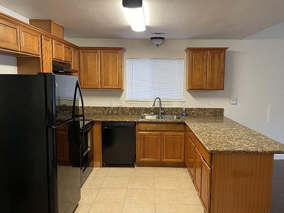 4th image of 3434 Estate Dr