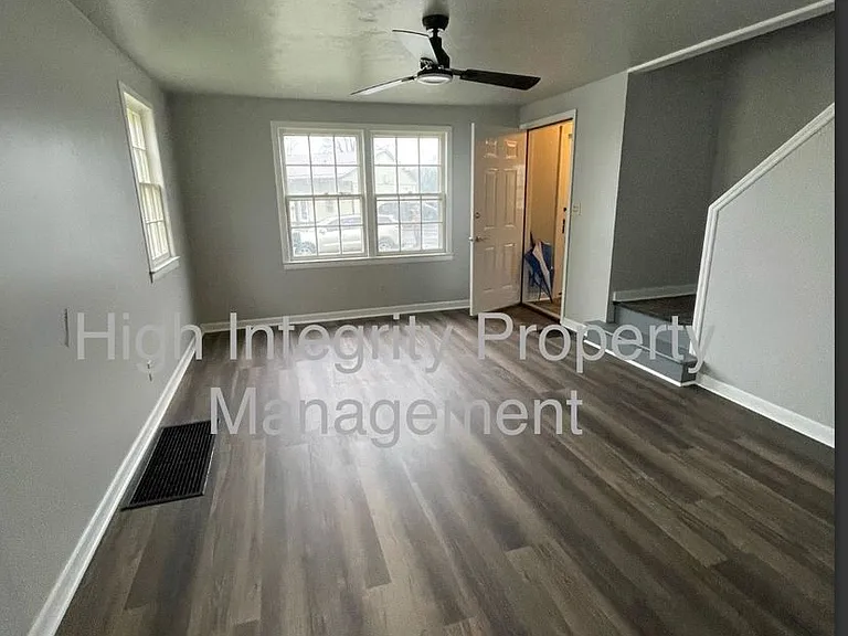 822 Adams St — Photo 4