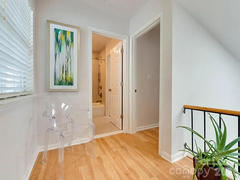 9006 Saint Thomas Ln — Photo 23