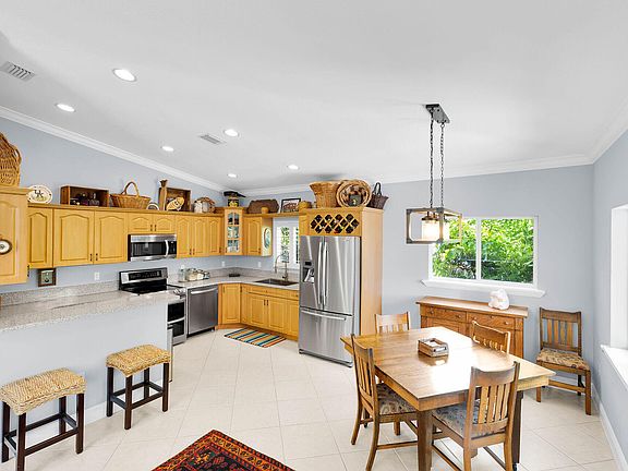 3rd image of 54 Tarpon Ave