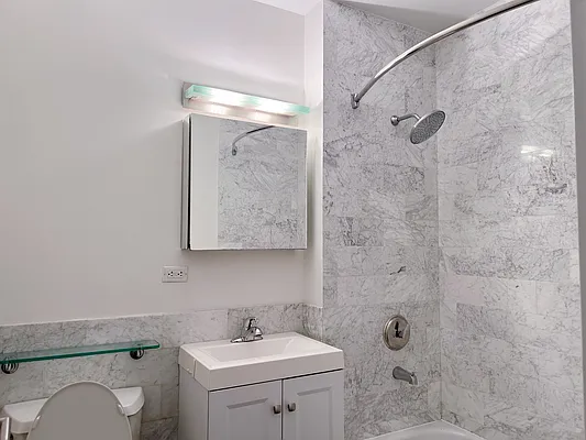 Rented by Gulia Wang, LREB | media 16