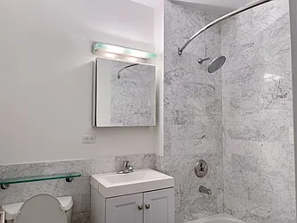 Rented by Gulia Wang, LREB