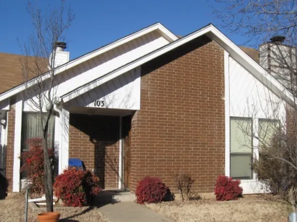 103 Village Oaks Dr, Midwest City, OK 73130
