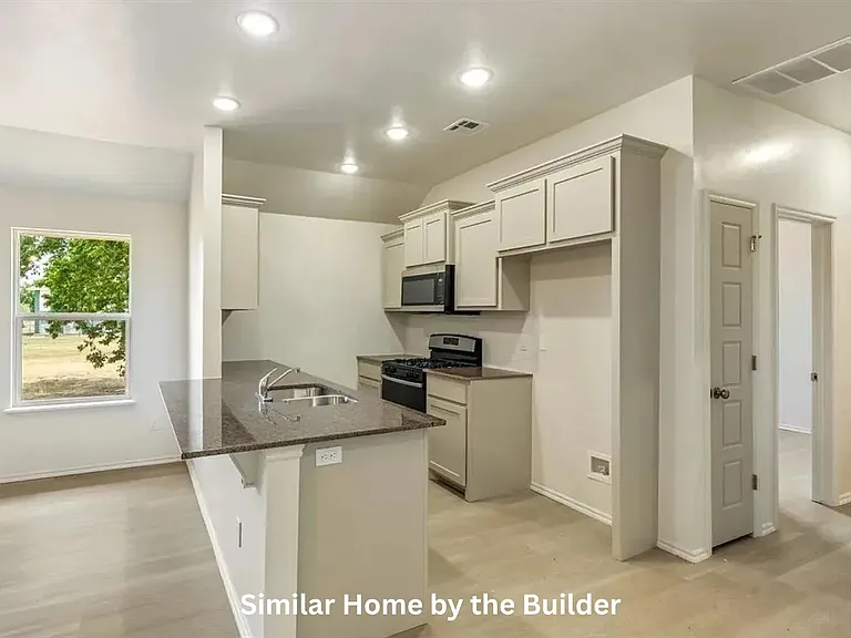 1416 SW Wisconsin Ave #1 — Photo 4