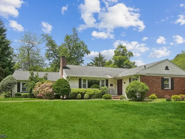 217 Robin Hood Rd, Mountainside Boro, NJ 07092