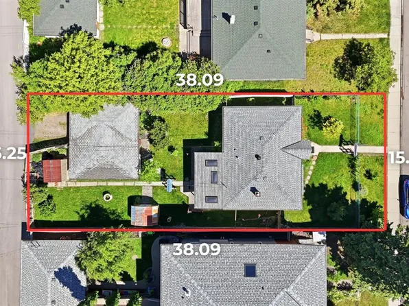 3007 E 27th St SW, Calgary, AB T3E 2G6