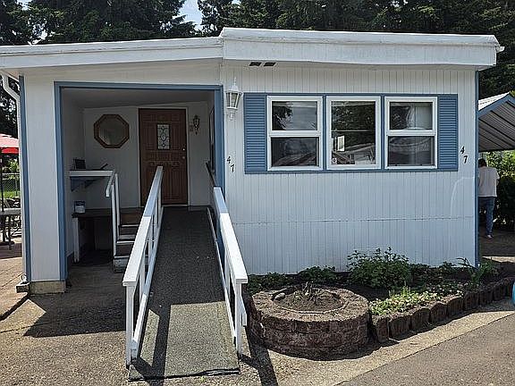 2nd image of 3950 Coburg Rd Space 47