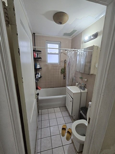2nd image of 749 William St APT 1L