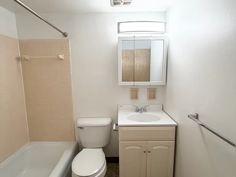 470 Dawson Ave #3 — Photo 8