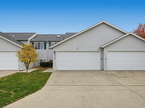 4704 8th Ave S, Fargo, ND 58103