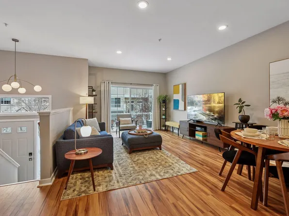 588 Willoughby Way W, Minnetonka, MN 55305