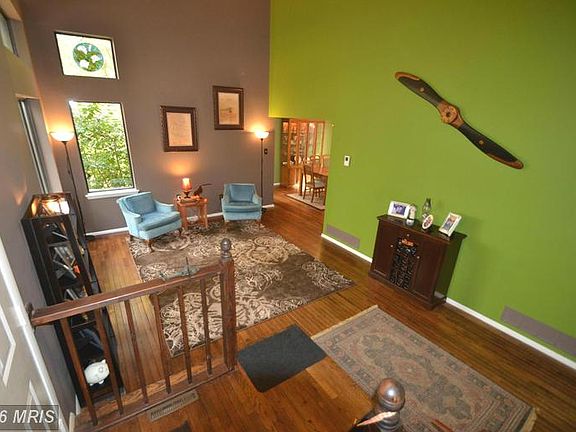 2nd image of 119 Sunnymeadow Ln