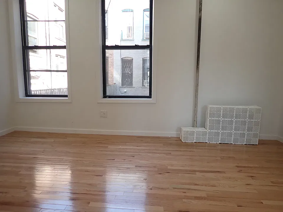 529 Hinsdale St #1F