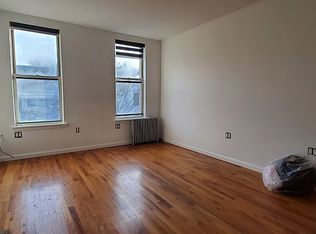 193 Kent St APT 3R, Brooklyn, NY 11222