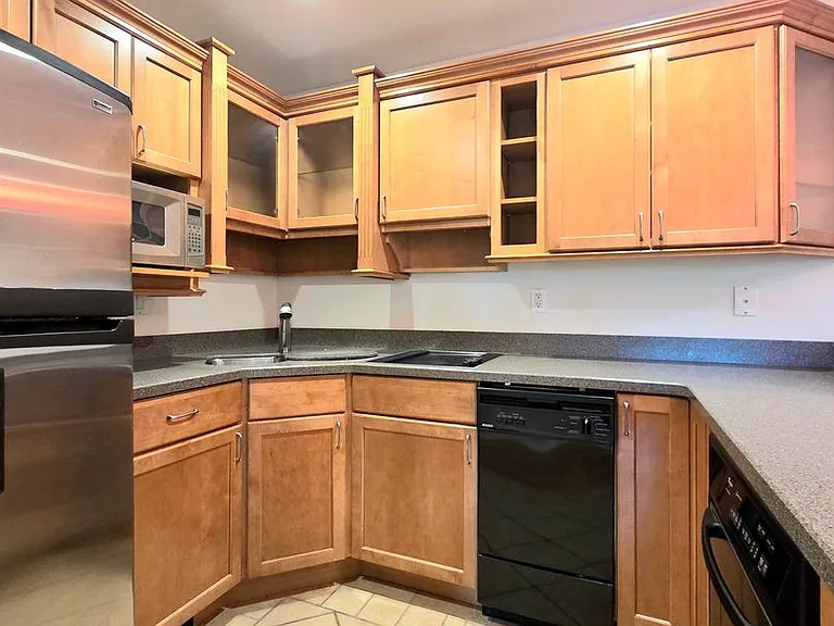 2545 6th St SE — Photo 28
