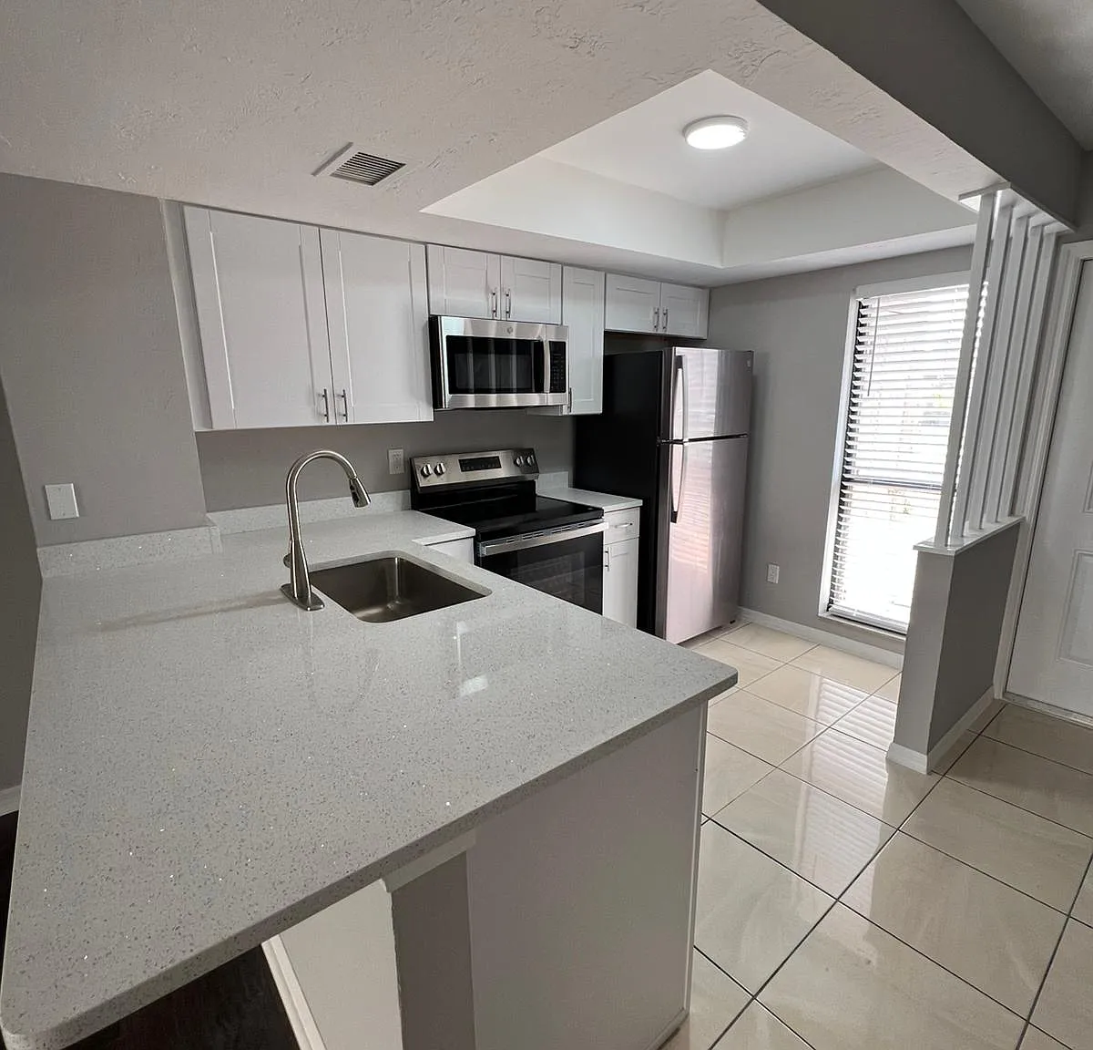 2 bed, 1150 sqft, $1,600 — Photo 4