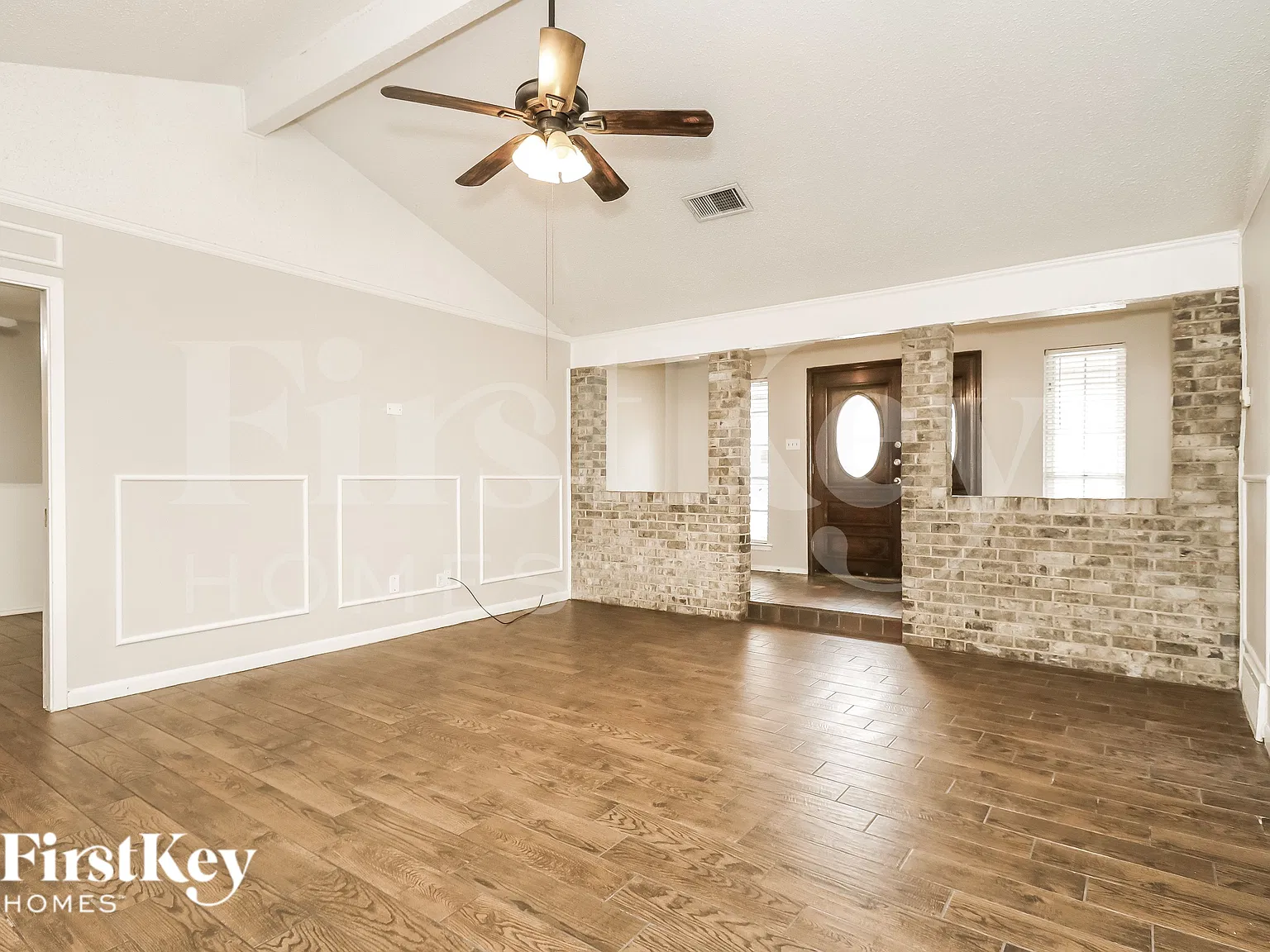 3 bed, 2.0 bath, 2134 sqft, $2,570 — Photo 4